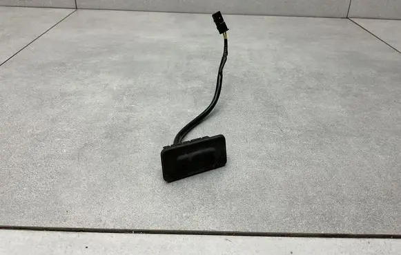 Opel Mokka X Tailgate opening switch 95034856
