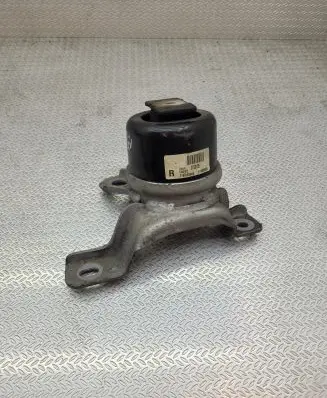 Volvo XC60 Engine mount bracket 31330135