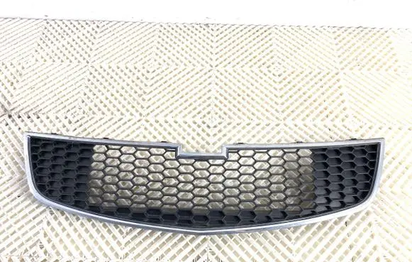 Chevrolet Cruze II Front grill 96832937