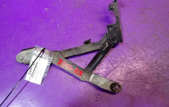 Mitsubishi Lancer VIII Tailgate/trunk/boot hinge