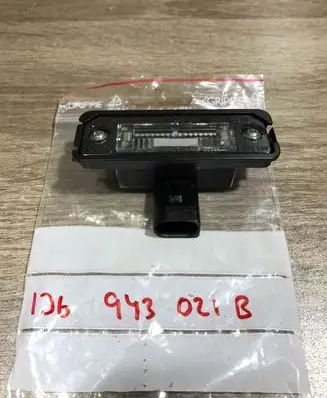 Volkswagen Golf IV Number plate light 1J6943021B