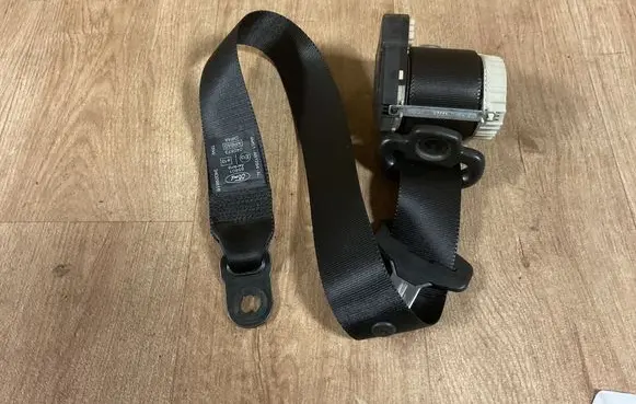 Ford Focus Front seatbelt 4M51A61294AE 34029818 4M51A61294AL