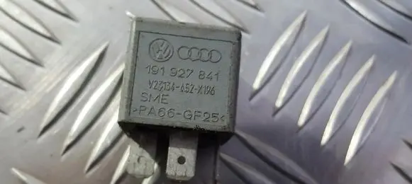 Volkswagen Golf IV Other relay 191927841 v23134-a52-x196