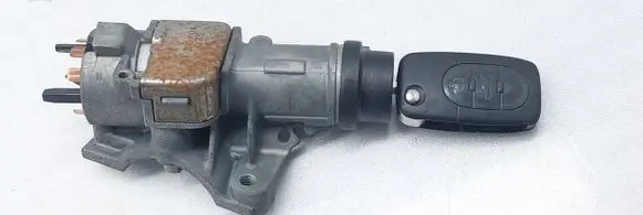Audi A4 S4 B6 8E 8H Ignition lock 4B0905851G