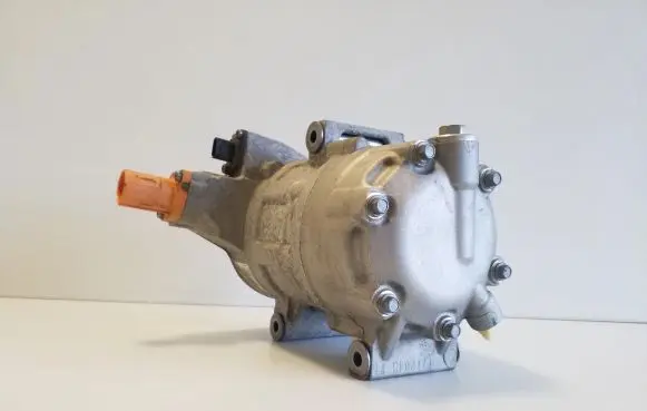 Opel Grandland X Air conditioning (A/C) compressor (pump) 9831824980