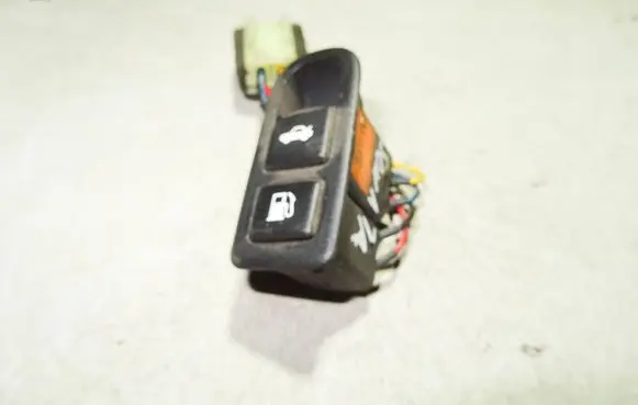 Hyundai Sonata Fuel tank opening switch 935553K000