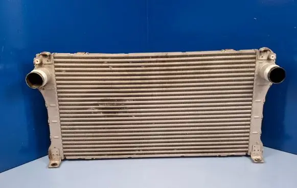 Toyota Avensis T270 Intercooler radiator 179400R040