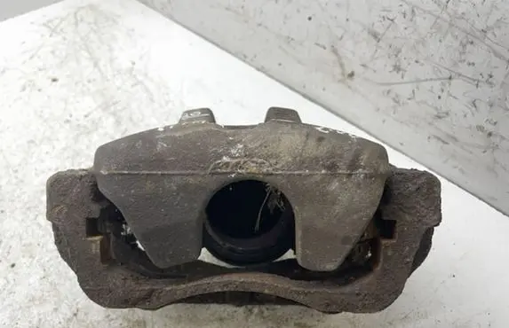 Suzuki Grand Vitara II Front brake caliper