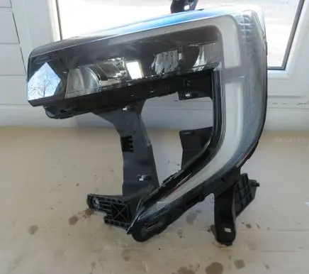 Renault Master IV Headlight/headlamp 260609073R