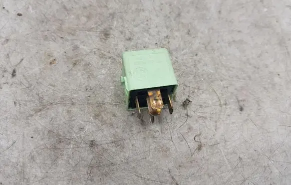 BMW 5 E39 Other relay 61368373700 8373700