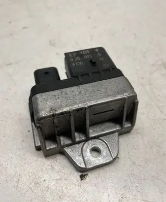 BMW 3 F30 F35 F31 Glow plug pre-heat relay 0281003115 8514120 150728