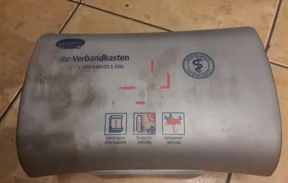 BMW 7 E38 First aid kit 13164 DIN14164 54908074