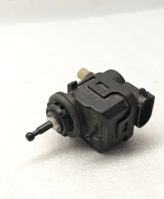 Nissan Qashqai Headlight level adjustment motor 7700420737