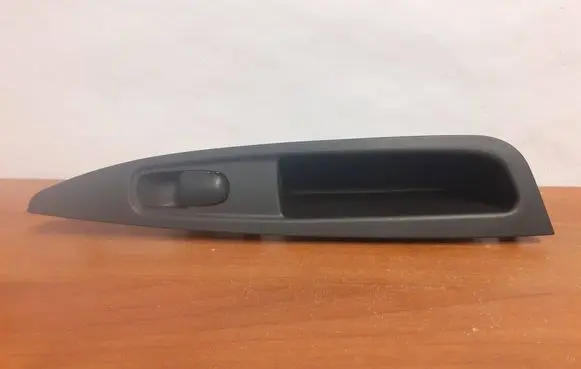 Nissan Qashqai Electric window control switch 82961-4EA0AX
