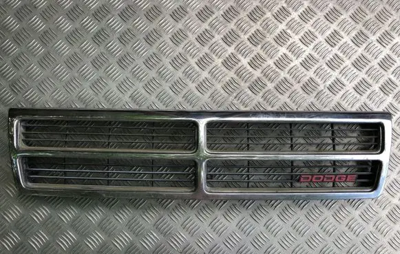 Chrysler Voyager Front grill 5263546 5263528 80207