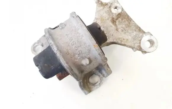 Honda CR-V Engine mount bracket 60swy