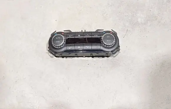 Mercedes-Benz A W176 Climate control unit A2469004605
