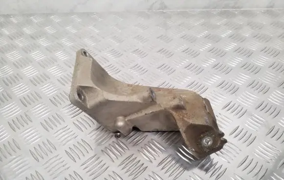 Infiniti FX Engine mounting bracket