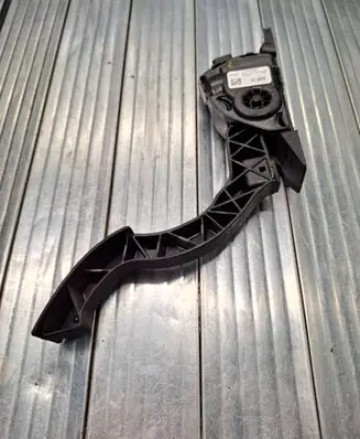 Volvo V40 Accelerator throttle pedal 31280595 6PV01036822