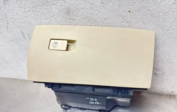 Volvo XC70 Glove box 30676278 1264