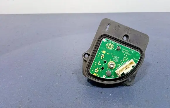 BMW iX3 G08 Voltage converter/converter module 240.878-01