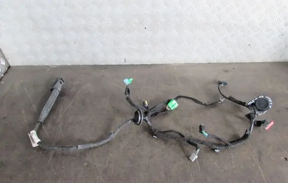 Volvo V40 Cross country Front door wiring loom/harness boot 31334092