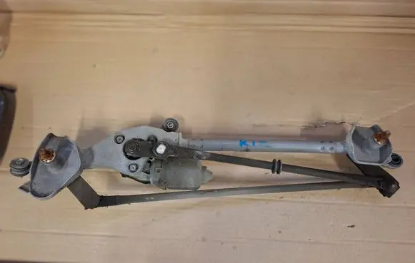 Suzuki Kizashi Front wiper linkage KIZASHISILNKWYCIE