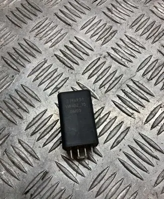 Audi A6 S6 C6 4F Glow plug pre-heat relay 03G907282