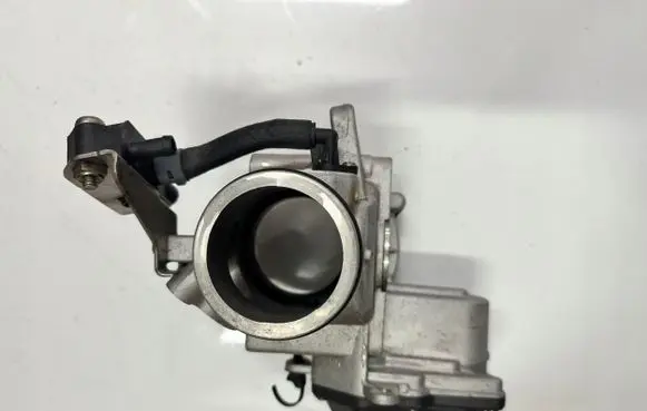 Jaguar XF X260 Throttle body valve G4D3-5H273-BB G4D35H273BB