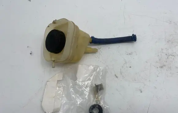 Porsche 911 Brake fluid reservoir 91135501313 8056306049 15092020