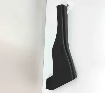 Maserati Ghibli (C) pillar trim 670010905