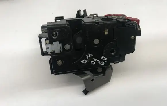 Audi A4 S4 B6 8E 8H Rear door lock 8E0839016C
