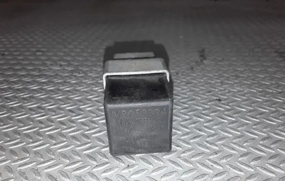 Mitsubishi Carisma Other relay MB953394 72HM100