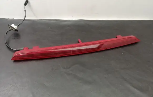 Audi Q3 8U Third/center stoplight 8U0945097