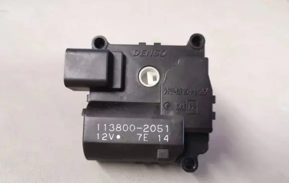 Toyota Corolla Verso E121 Air flap motor/actuator 1138002051 7E14 PPGF10M25