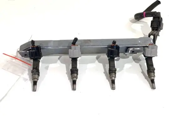 Toyota Yaris Fuel main line pipe 2325047090