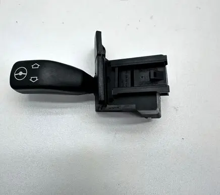 BMW 5 E39 Steering wheel adjustment switch 8373901 LK01800000