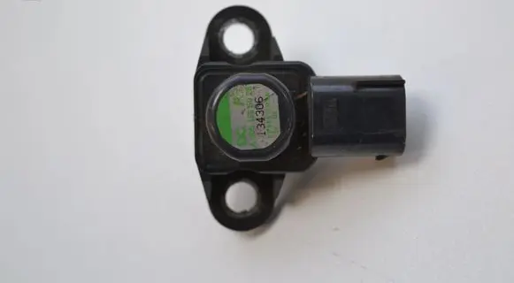 Mercedes-Benz Sprinter W906 Air pressure sensor A0051535028