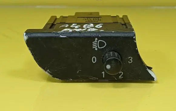 Headlight level height control switch