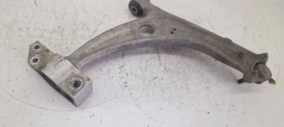 Volkswagen PASSAT B6 Front lower control arm/wishbone 3C0407153B