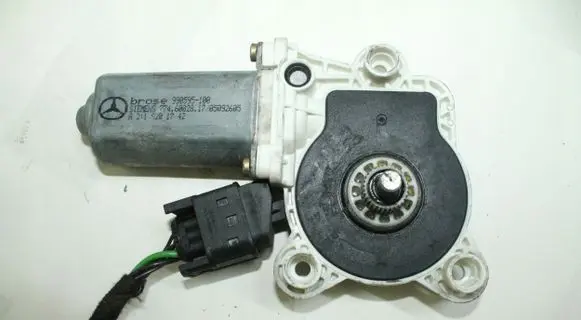 Mercedes-Benz C W203 Front door window regulator motor A2118201742
