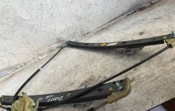 Audi Q7 4L Front window lifting mechanism without motor