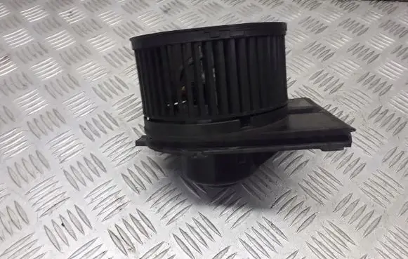 Skoda Octavia Mk1 (1U) Front door blower motor 1J1819021C