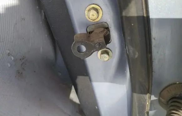 Honda CR-V Rear door check strap stopper