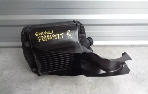 Maserati Ghibli Intercooler radiator 670038774