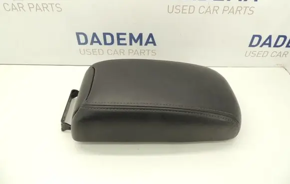 Peugeot 4007 Armrest DS8