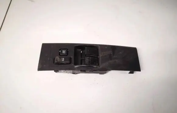 Toyota Corolla Verso AR10 Electric window control switch 742320f020 74232-0f020