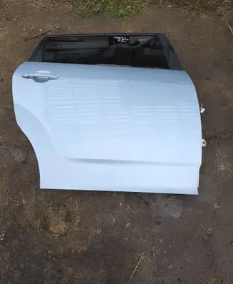 Toyota Corolla Verso E121 Rear door 
