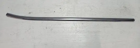Chrysler Pacifica Front door trim (molding) 68188788