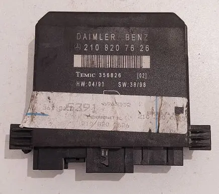 Mercedes-Benz E W210 Door control unit/module 2108207626 356826